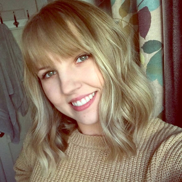 Meet Your Posher, Gabi - Picture 1 of 1